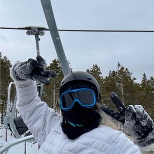 Meet your Posher, Chloe